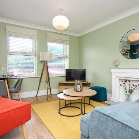 Cosy Lichfield Apartment エクステリア 写真