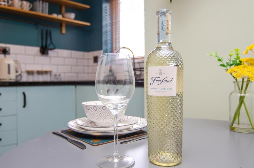 Cosy Lichfield Apartment エクステリア 写真