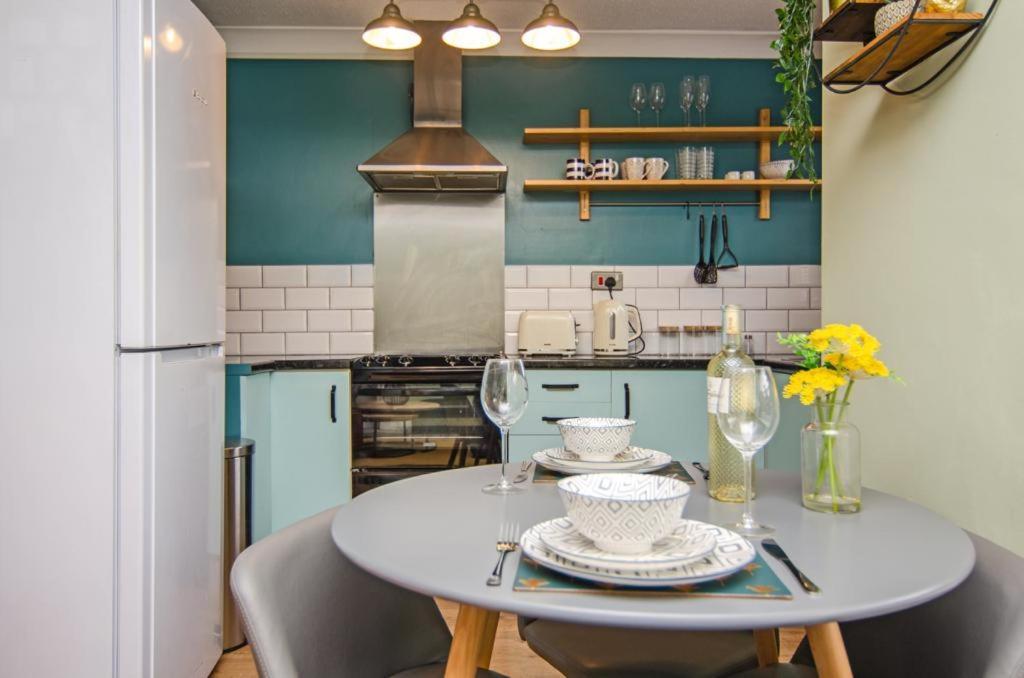Cosy Lichfield Apartment エクステリア 写真