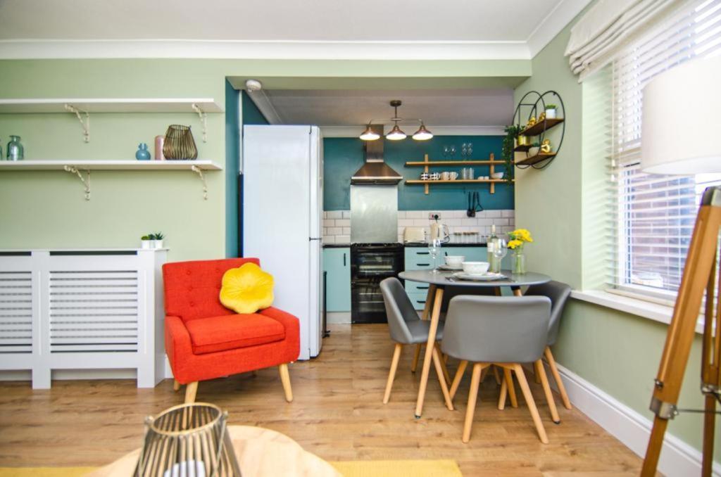 Cosy Lichfield Apartment エクステリア 写真
