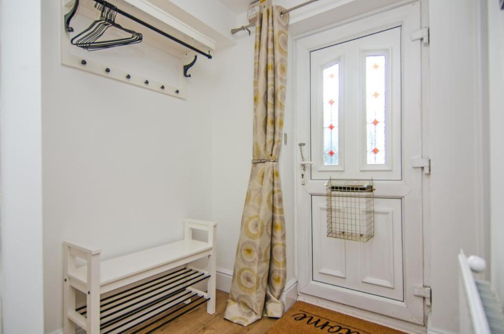 Cosy Lichfield Apartment エクステリア 写真