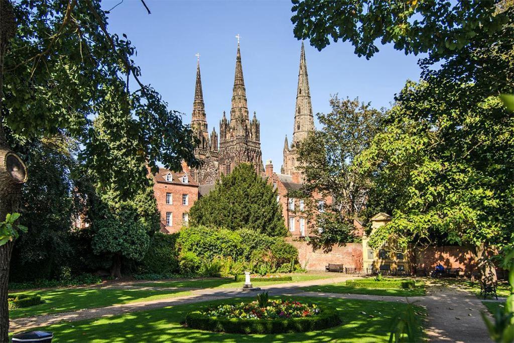 Cosy Lichfield Apartment エクステリア 写真
